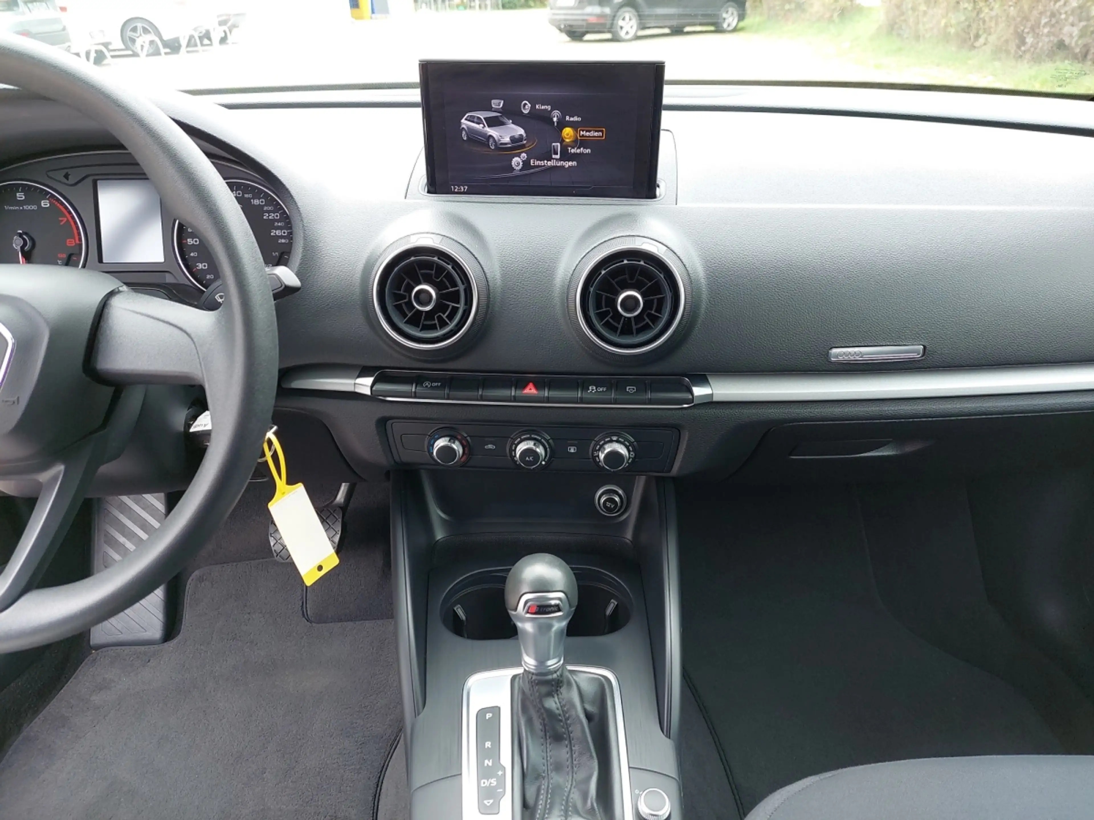 Audi A3 SB 30 TFSI S-tronic — photo 8