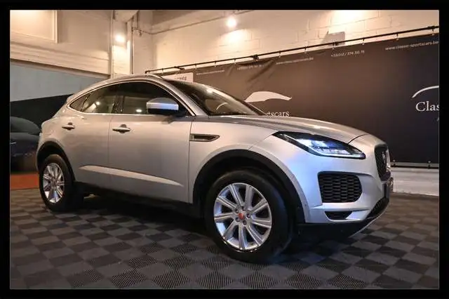 Jaguar E-Pace E-Pace 2.0 T P250 AWD CAMERA / CARPLAY / PANO !!