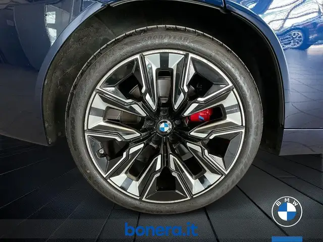 BMW X3 view 12