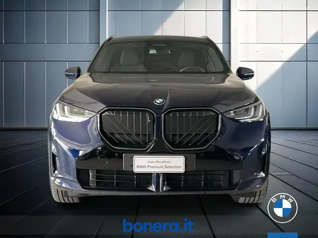 BMW X3 view 3