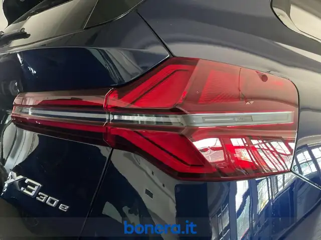 BMW X3 view 11