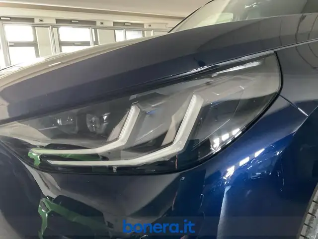 BMW X3 view 10