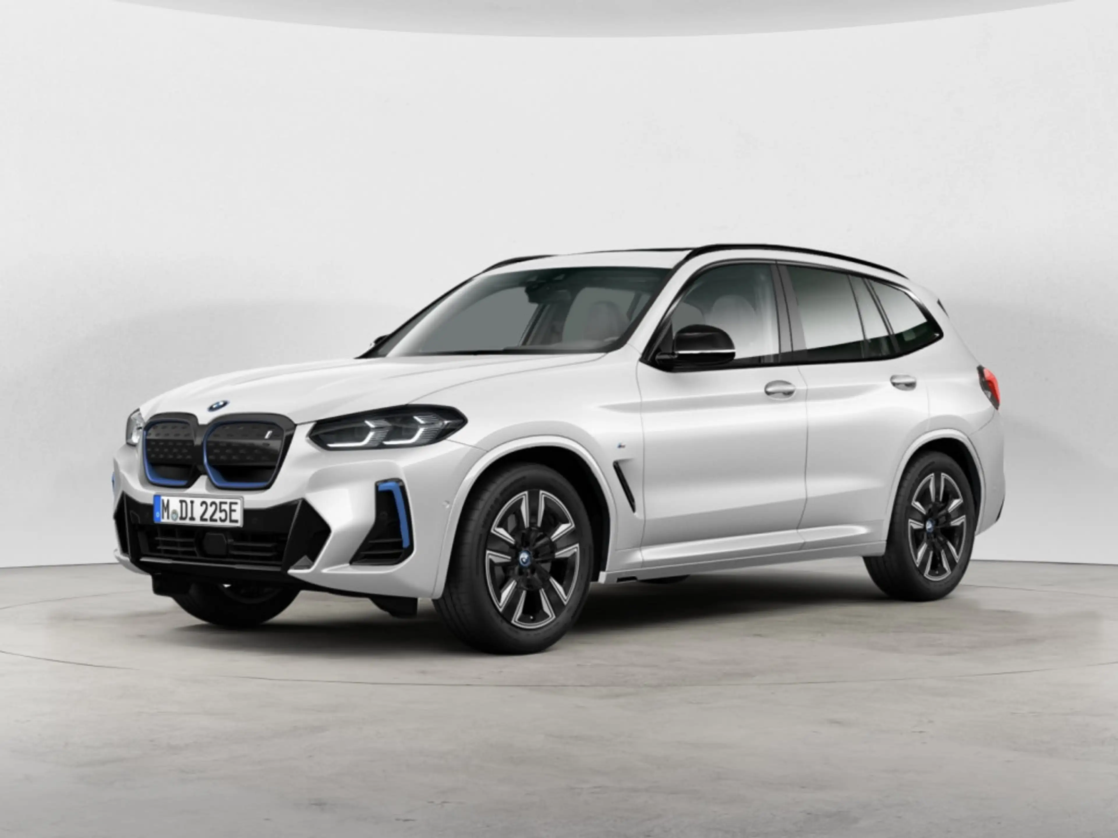 BMW iX3 Inspiring FACEL. PANO LED ACC W-LAN NAVI — photo 2