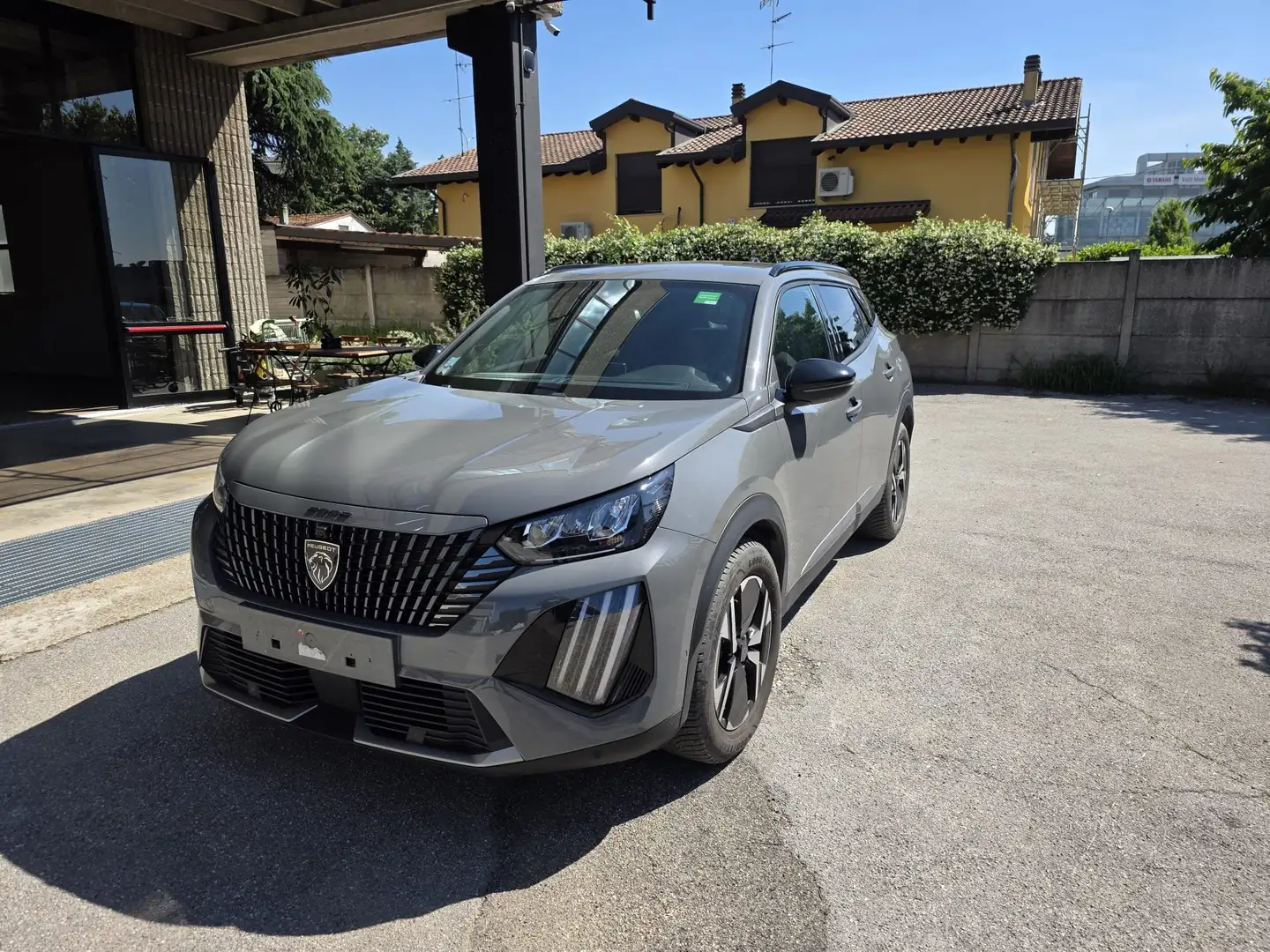 Peugeot 2008 1.2 puretech Allure s Gris - 1