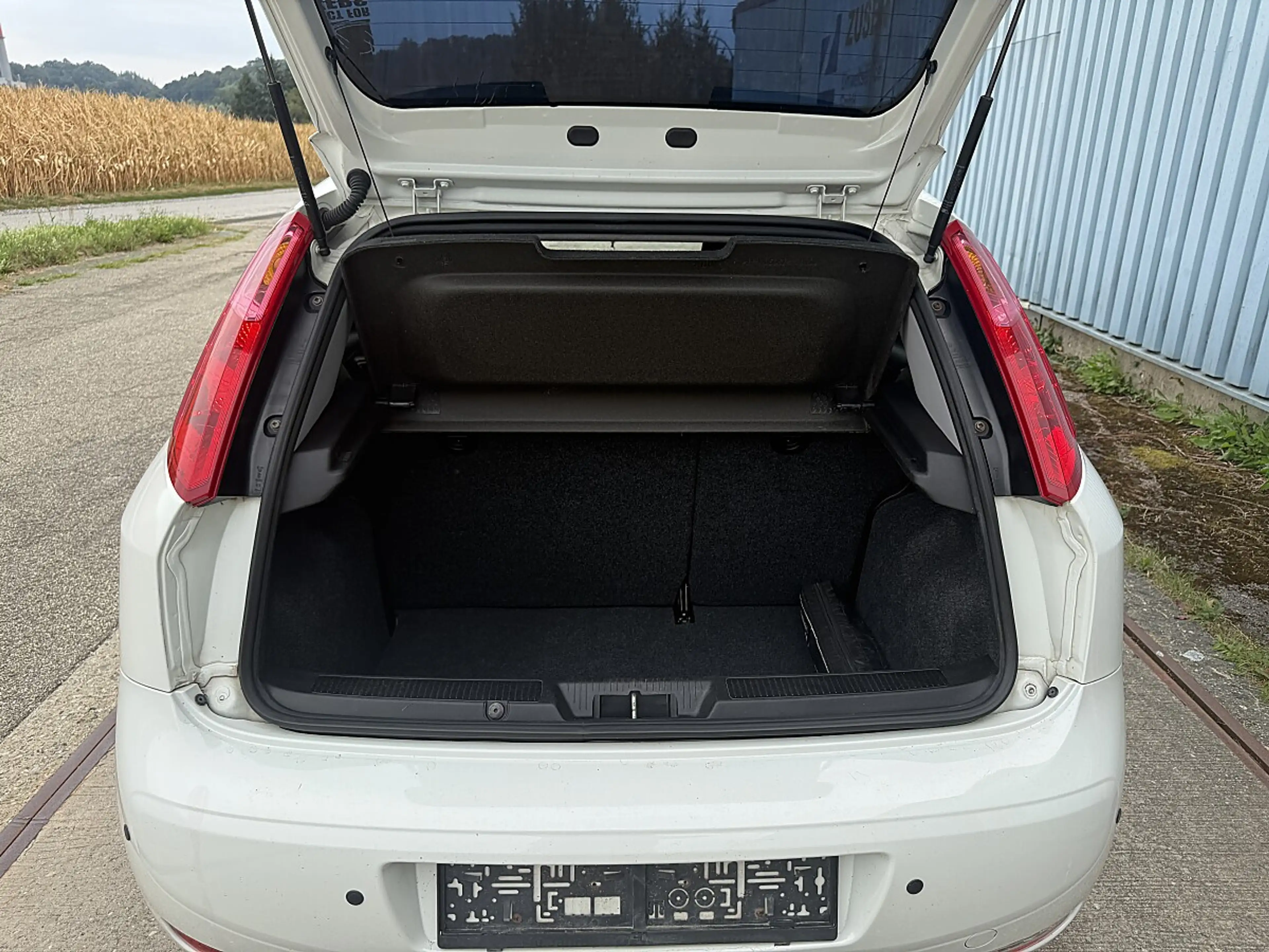 Fiat Punto 1.4 8V Lounge — photo 11