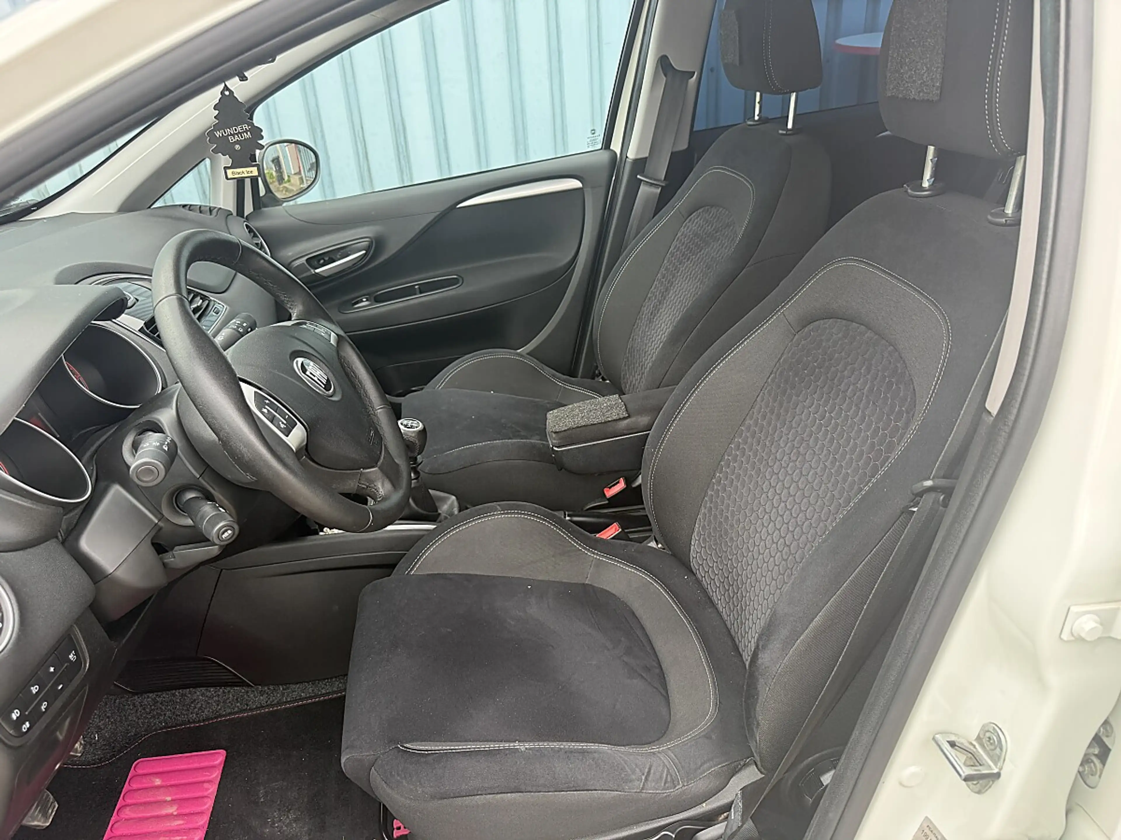 Fiat Punto 1.4 8V Lounge — photo 8