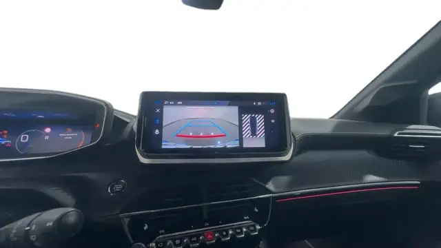 Peugeot 208 view 10