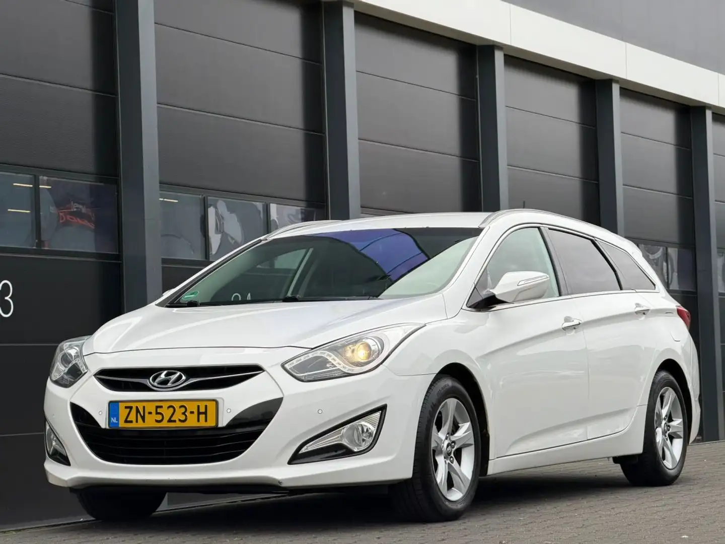 Hyundai i40 I-40 1.7 CRDI i-Vision Camera Navi Wit - 1