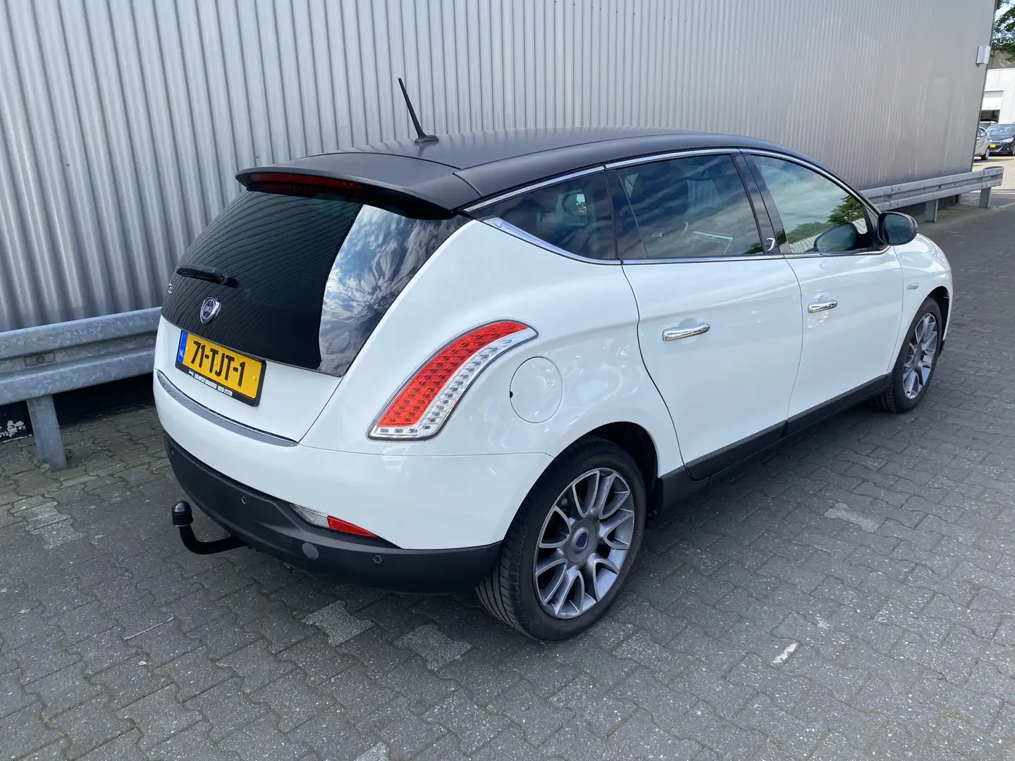 Lancia Delta 1.4 M.air Silver 2e Eignr, Leer/Alc, Clima, Navi, Wit - 2
