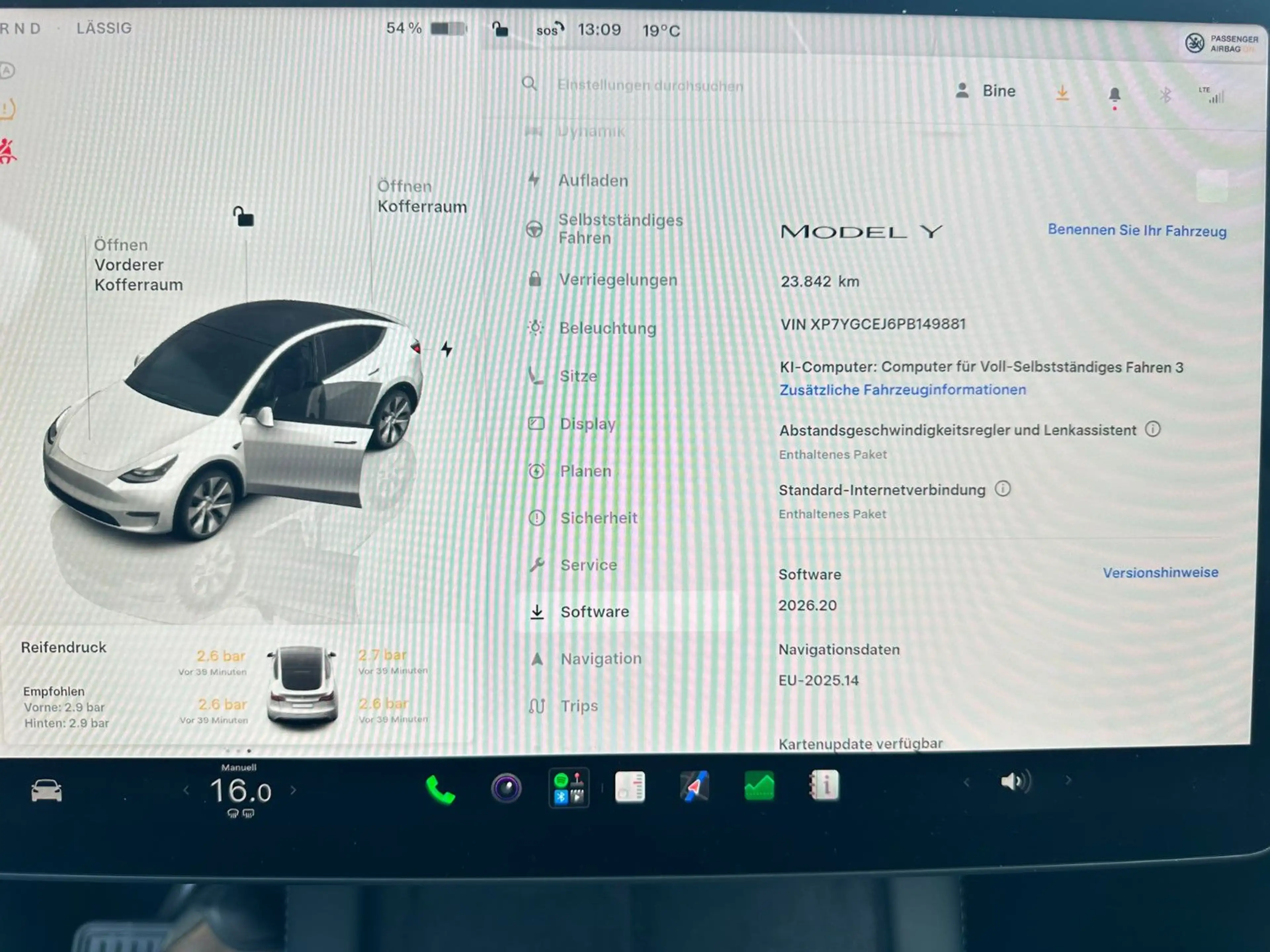 Tesla Model Y RWD Matrix LED Leder FSD SOH 95 — photo 3