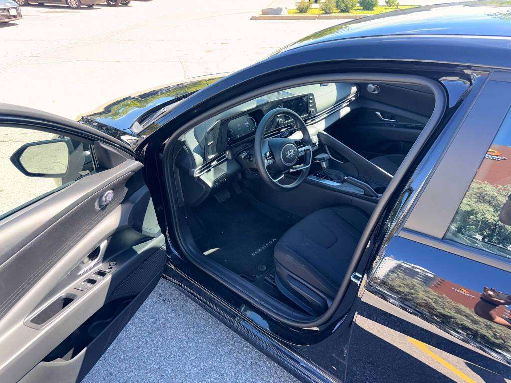 2026 Hyundai Elantra Essential IVT | Heated Seats | Wireless Apple CarP — photo 1