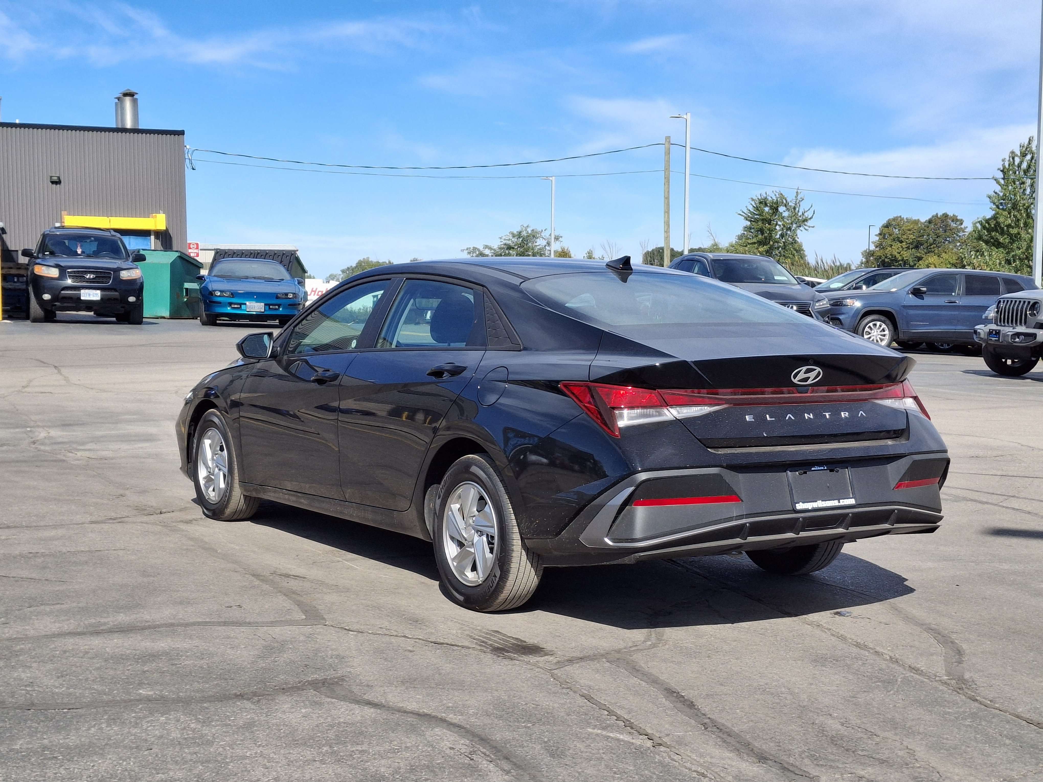 2026 Hyundai Elantra Essential IVT | Heated Seats | Wireless Apple CarPlay + Android Auto | FCA | Rear Cam & More ! — снимка 3