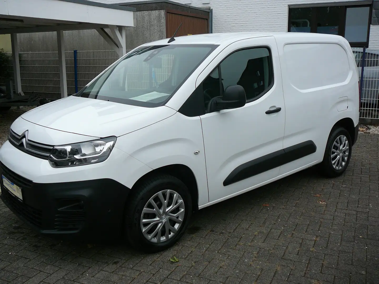 Citroen Berlingo Club M/L1,Top gepflegt,Klima,AHK,Rückfahrkamera Weiß - 1