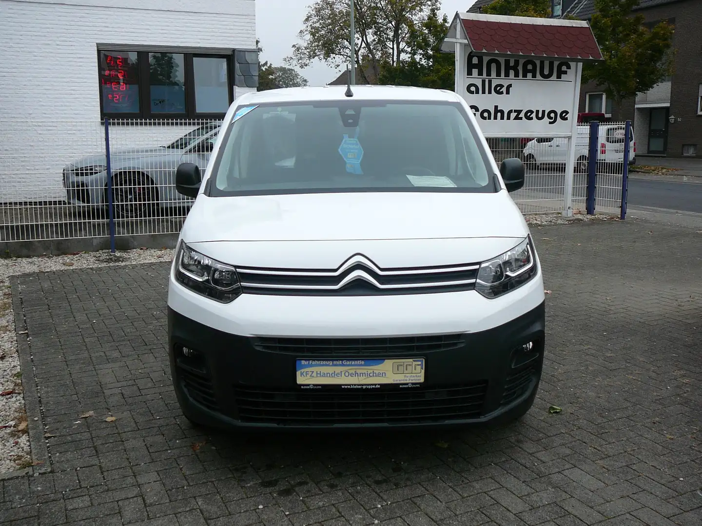 Citroen Berlingo Club M/L1,Top gepflegt,Klima,AHK,Rückfahrkamera Weiß - 2