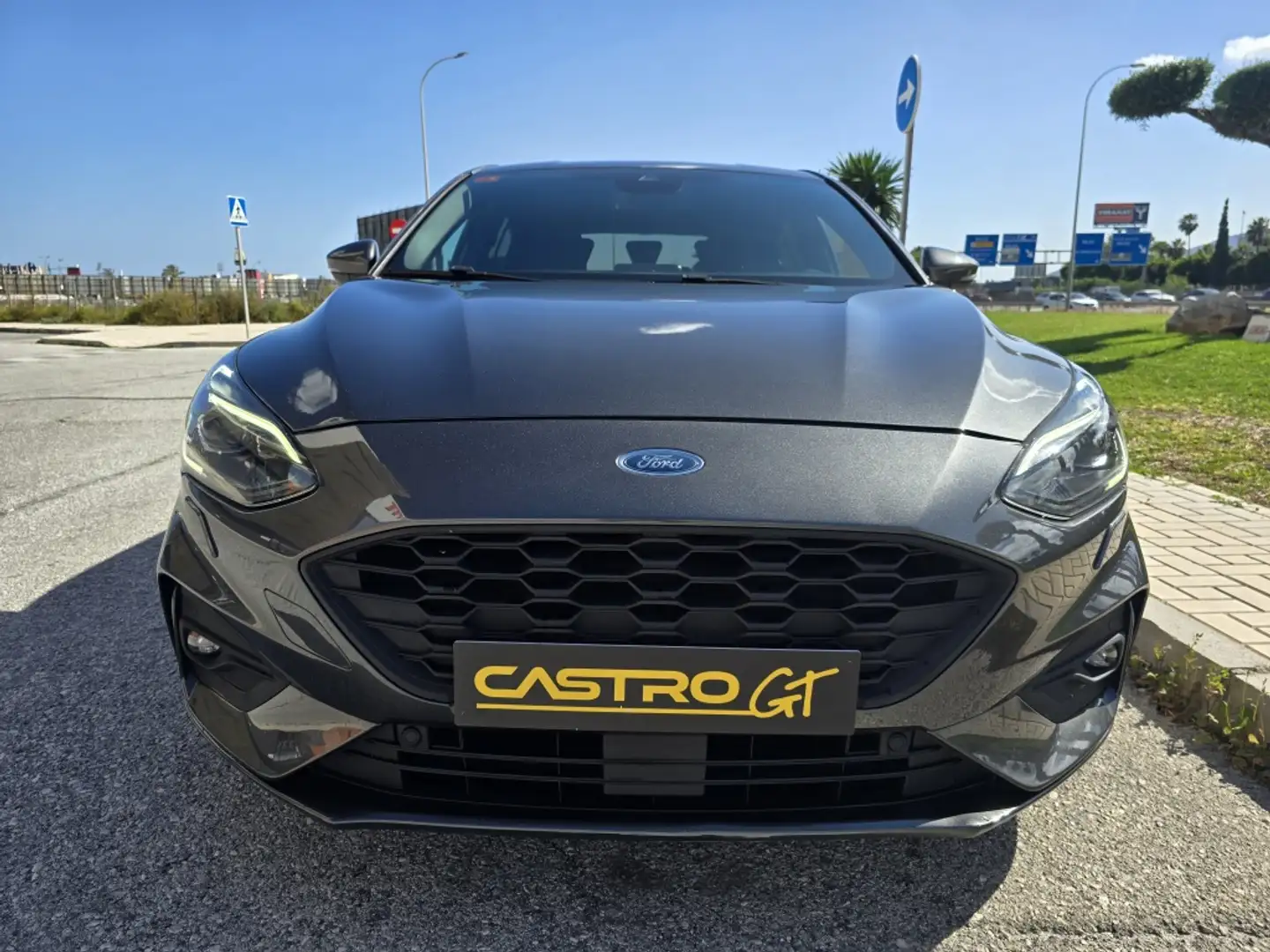 Ford Focus 1.5Ecoblue ST Line Aut. 120 Grau - 2