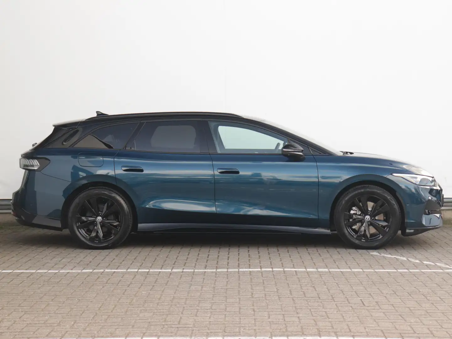 Volkswagen ID.7 Tourer Pro Business 77 kWh accu. 210 kW / 286 pk V Blauw - 2