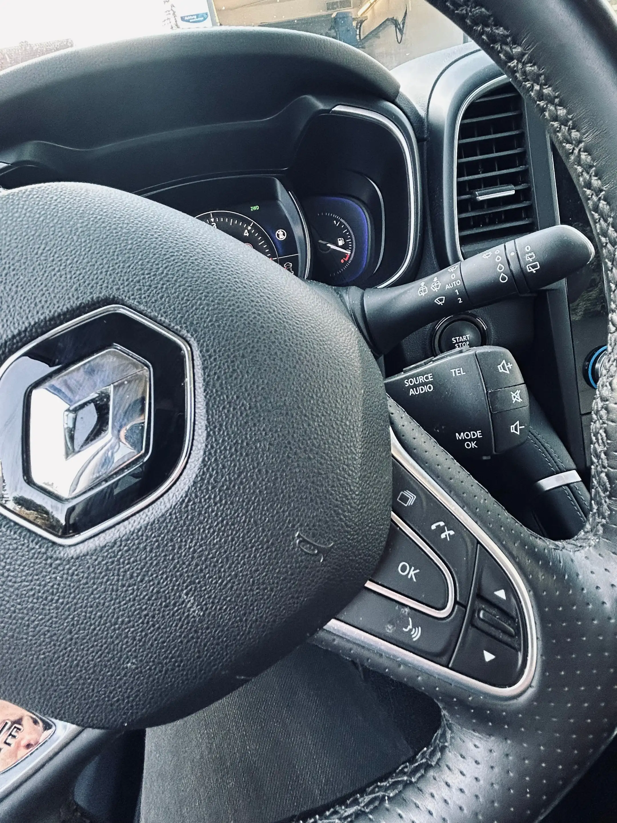 Renault Koleos Initiale Paris 4x4 — photo 13