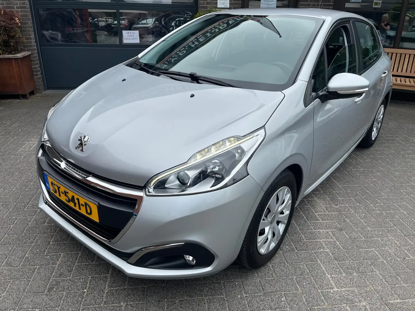 Peugeot 208 1.2 VTI 5-drs. App-connect Grijs - 1