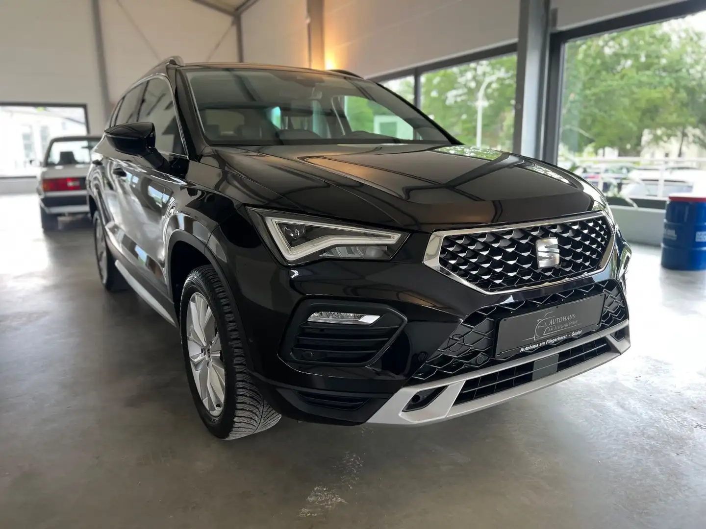 SEAT Ateca Xperience 1.5 TSI DSG AHK/Navi/LED/KAM/SHZ Schwarz - 2