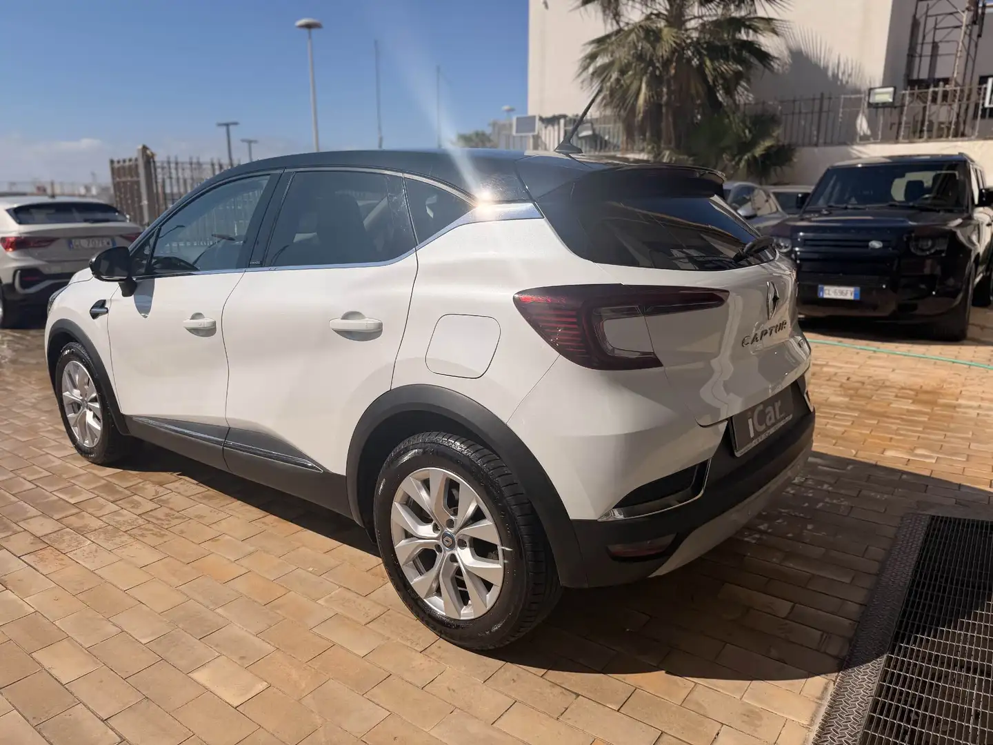 Renault Captur II 1.6 E-Tech phev Intens 160cv auto my21 - foto 2
