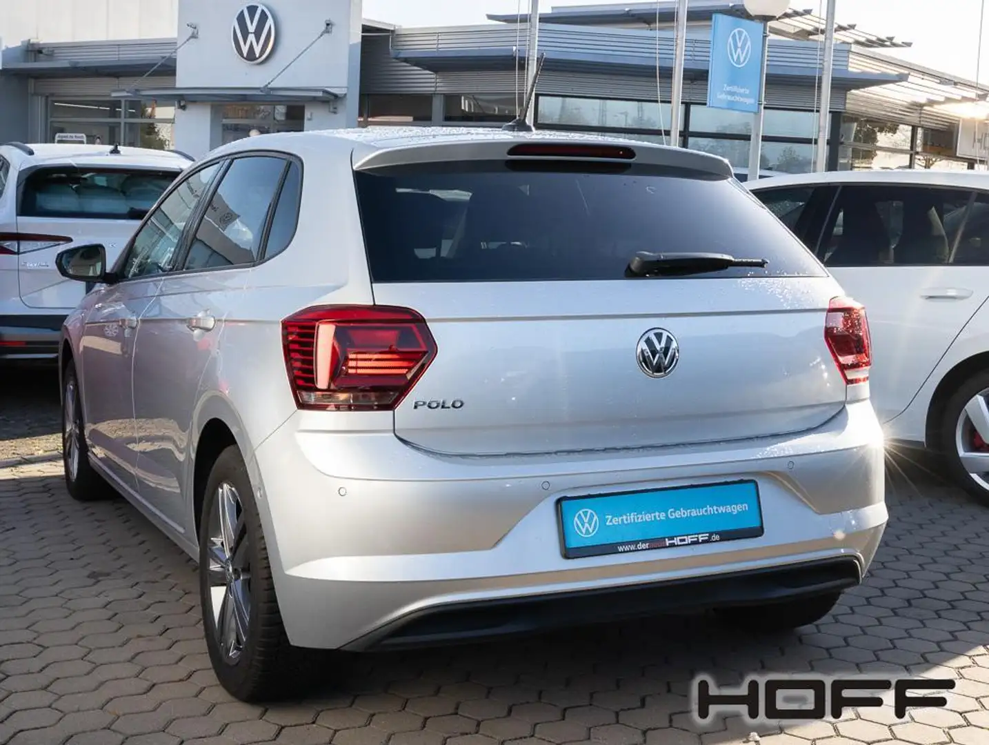 Volkswagen Polo 1.0 TSI DSG IQ.DRIVE NAVI PDC SHZ PARKPILOT Argento - 2