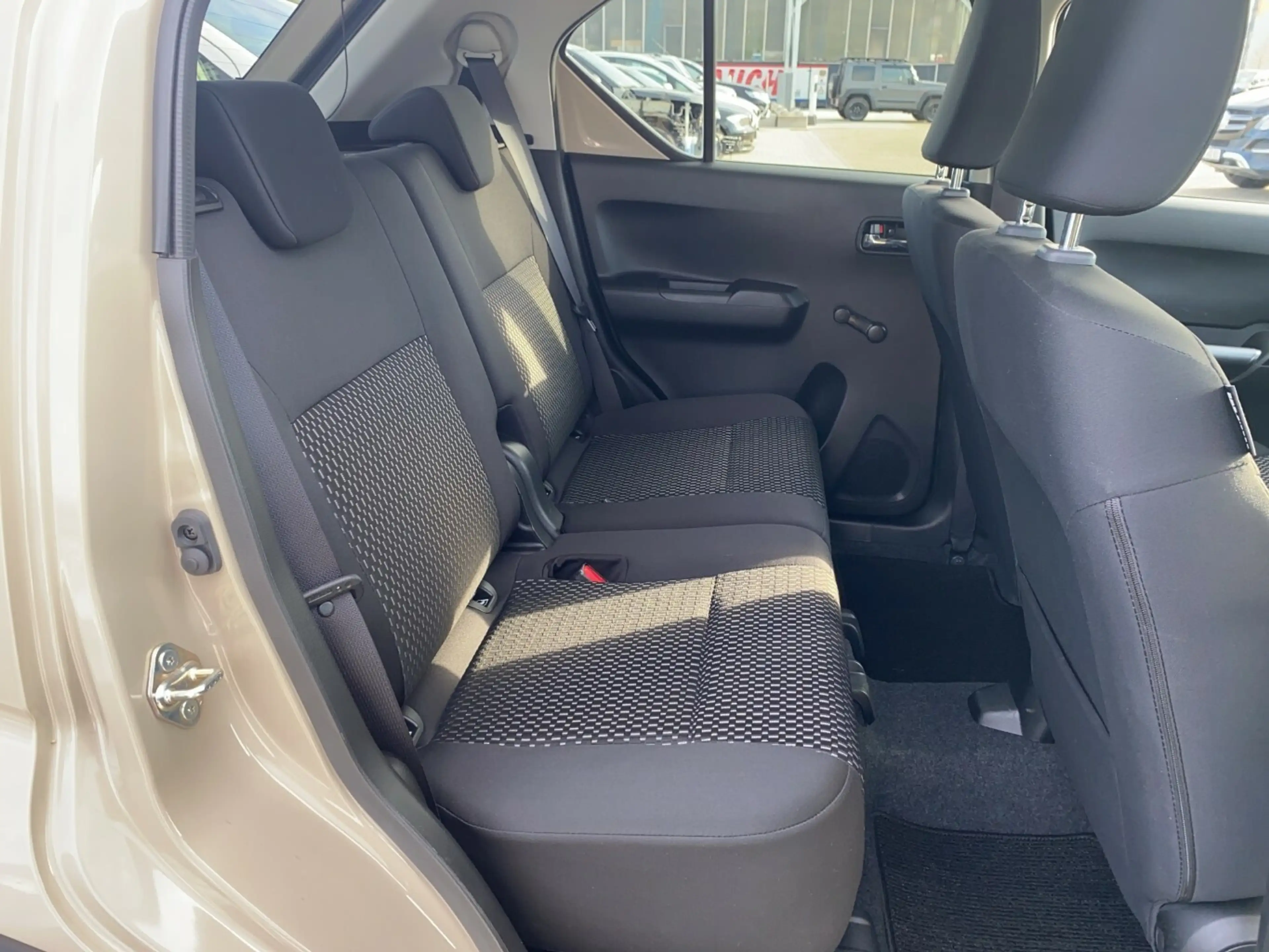 Suzuki Ignis Comfort CVT Hybrid — photo 15