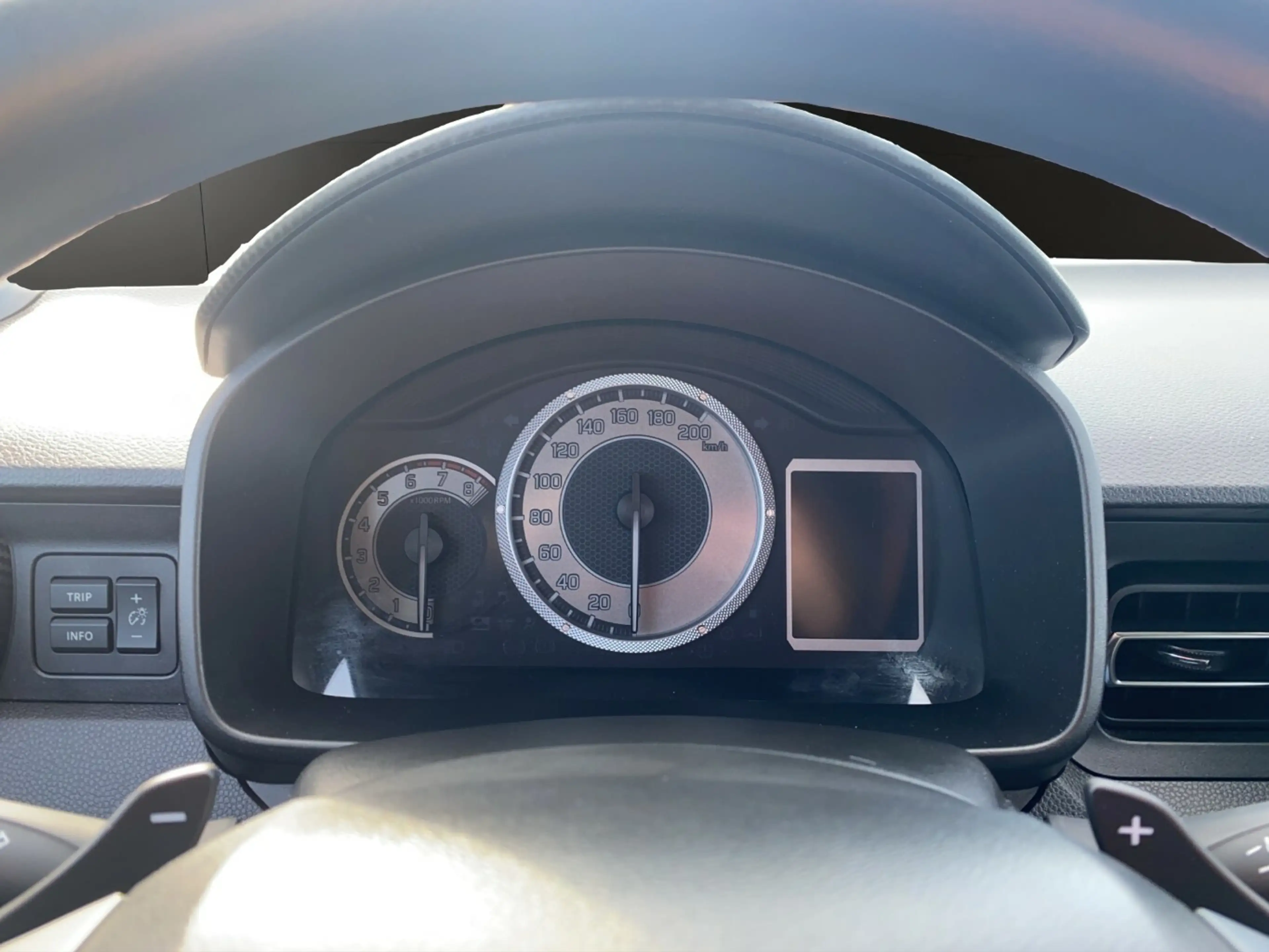 Suzuki Ignis Comfort CVT Hybrid — photo 11