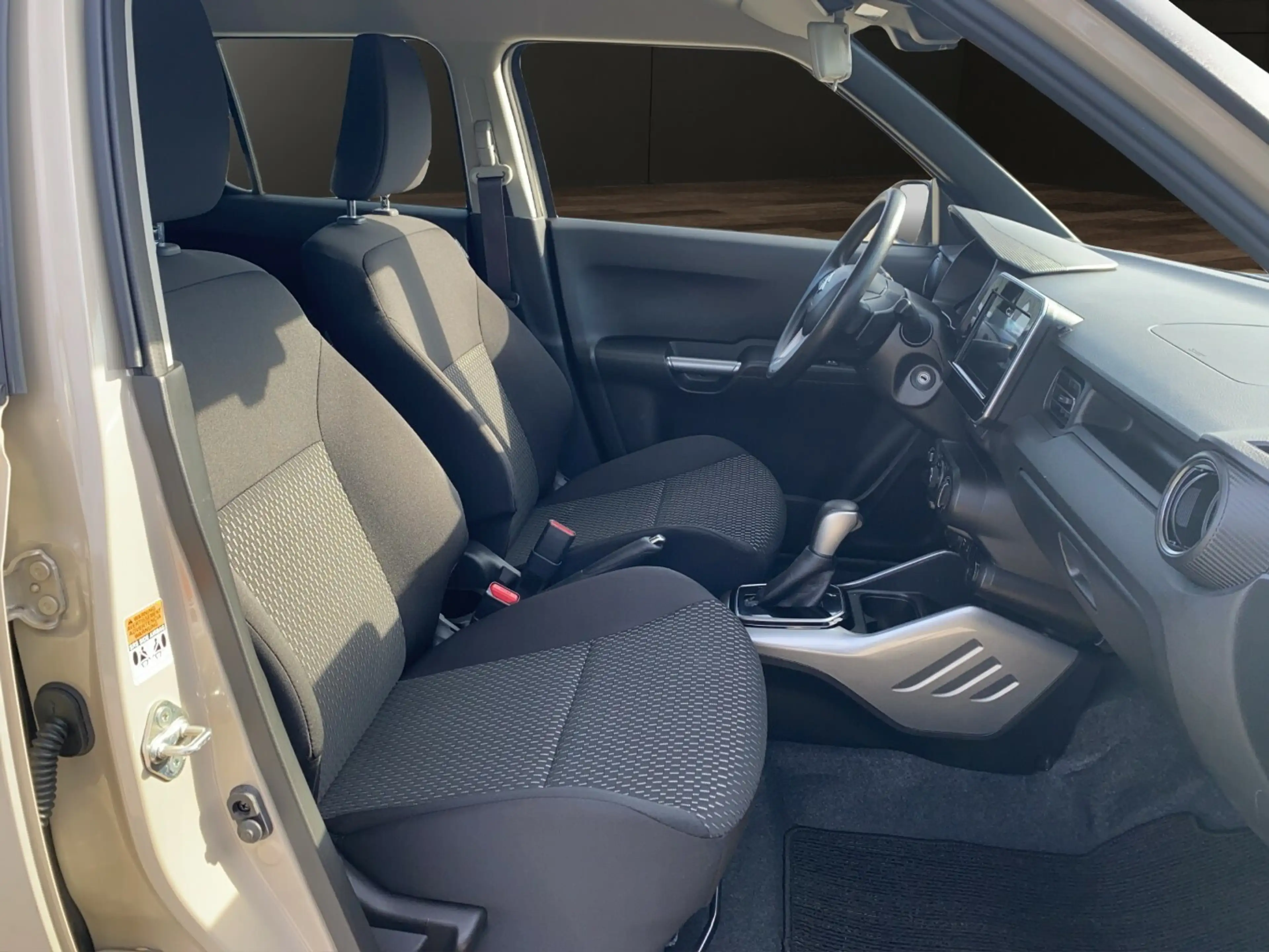 Suzuki Ignis Comfort CVT Hybrid — photo 8