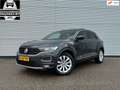 Volkswagen T-Roc 2.0 TDI Sport / R-Line / Automaat / Navi / Virtual Grijs - thumbnail 1