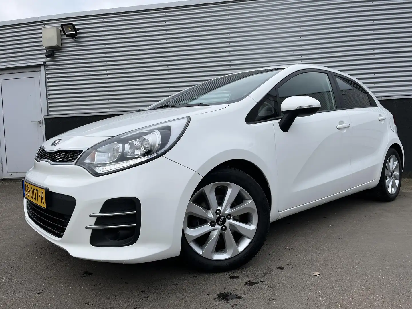 Kia Rio 1.4 CVVT ExecutiveLine Navigatie, Trekhaak, Achter Weiß - 2