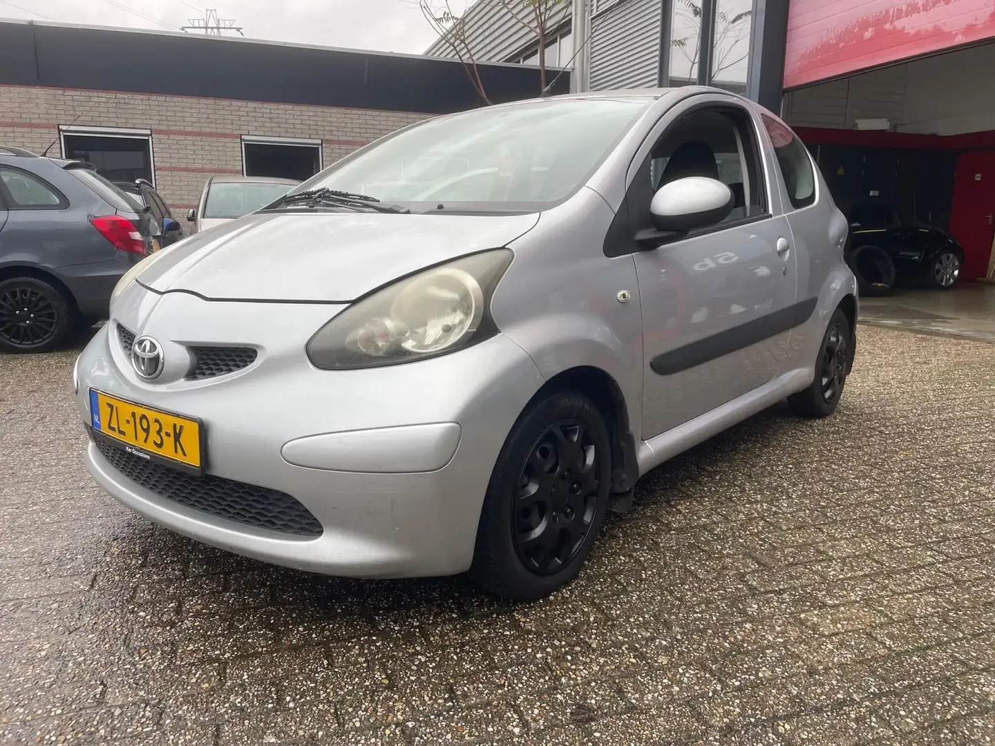 Toyota Aygo 1.0-12V airco leuke auto Gris - 2