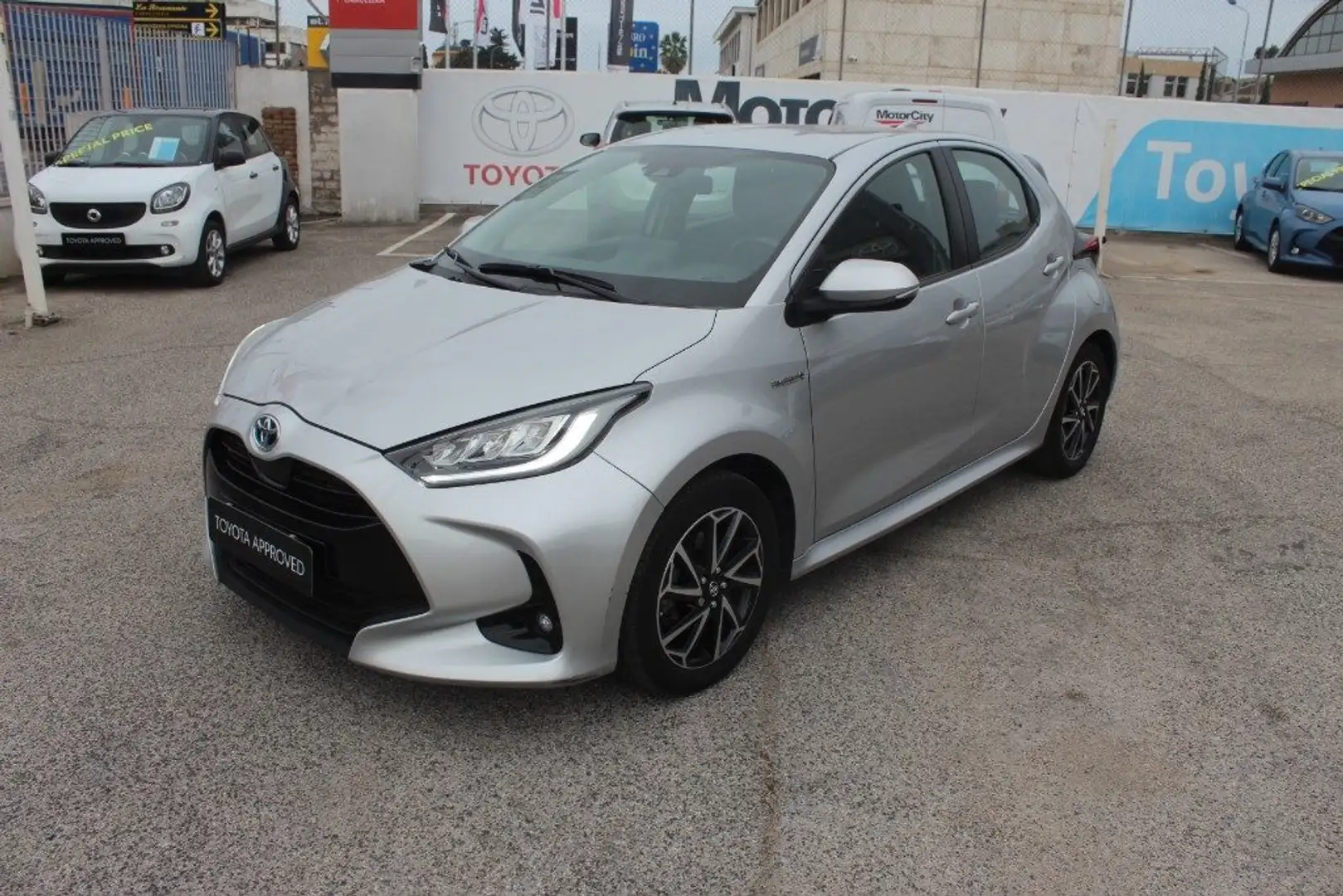 Toyota Yaris 1.5 Hybrid 5 porte Trend Grigio - 1
