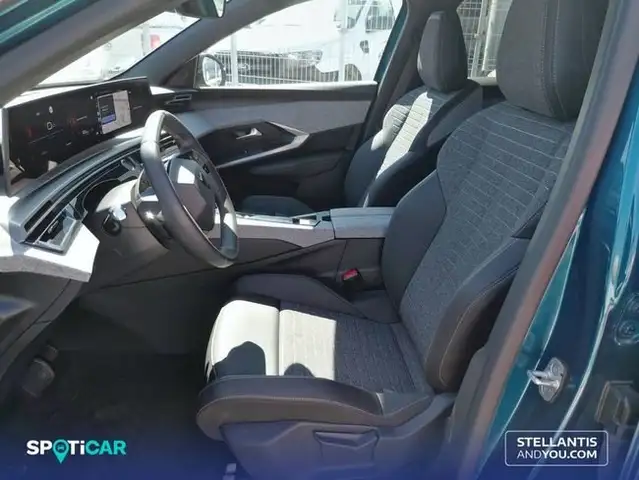 Peugeot 3008 view 9