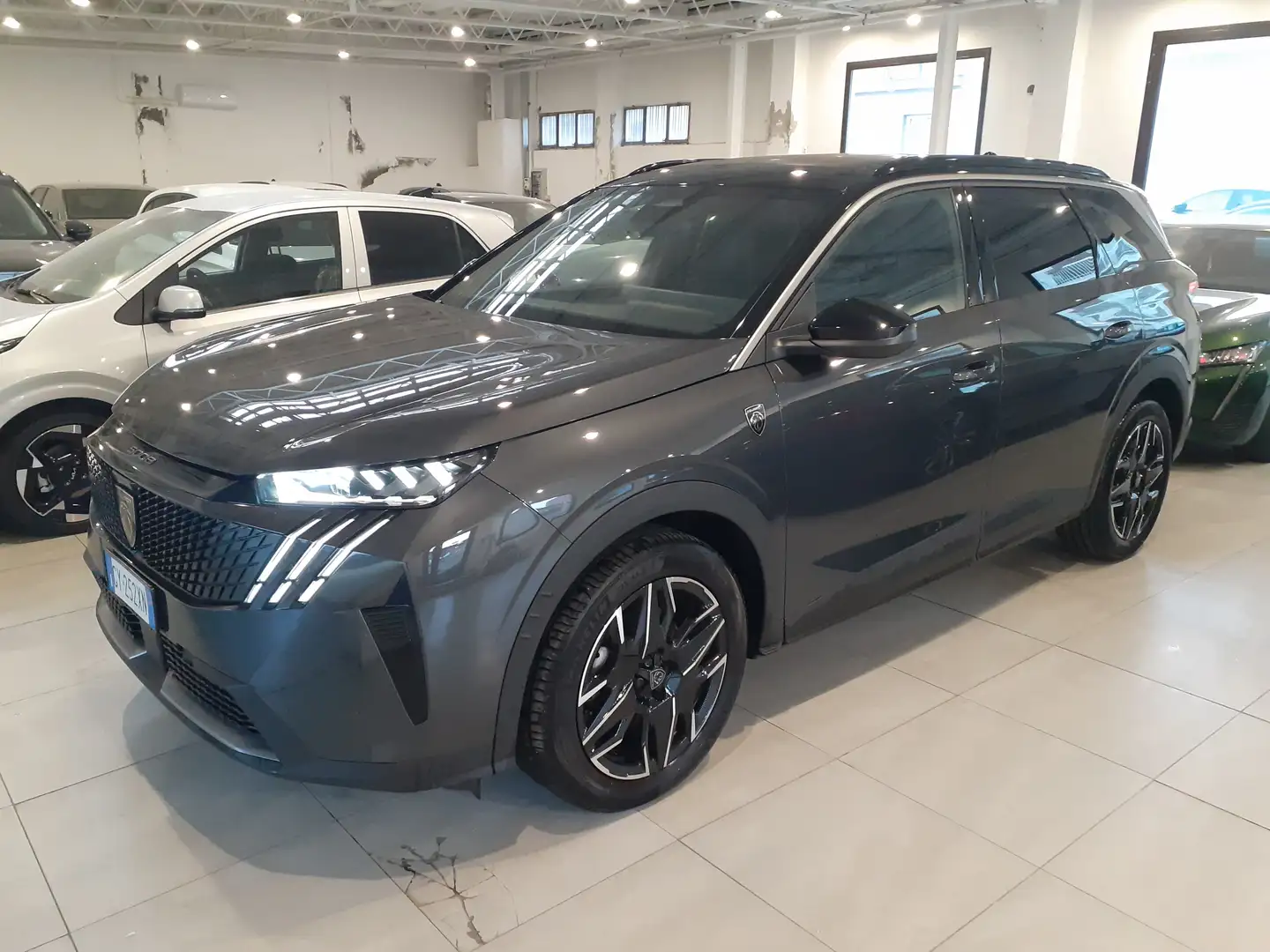 Peugeot 5008 1.2 hybrid GT 136cv E-DCS6 UFFICIALE STELLANTIS Gris - 1