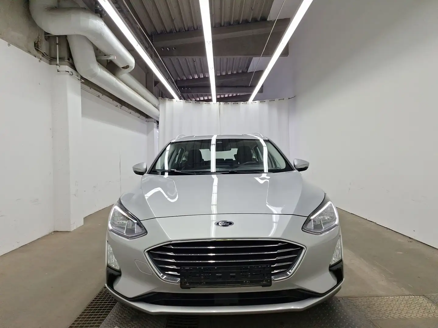 Ford Focus Turnier Titanium PDC Navi DAB Spurhalteassistent Silber - 2