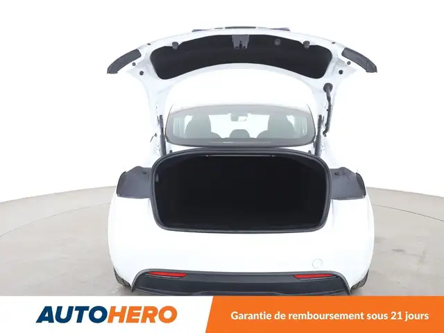 Tesla Model 3 view 17