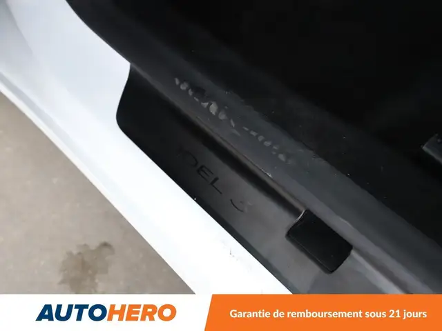 Tesla Model 3 view 28