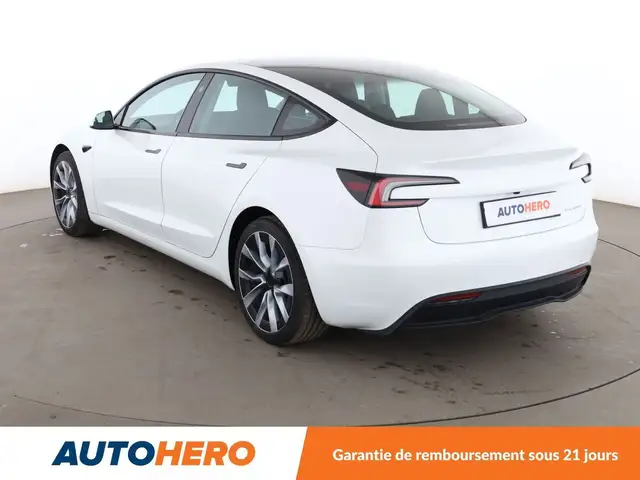 Tesla Model 3 view 4