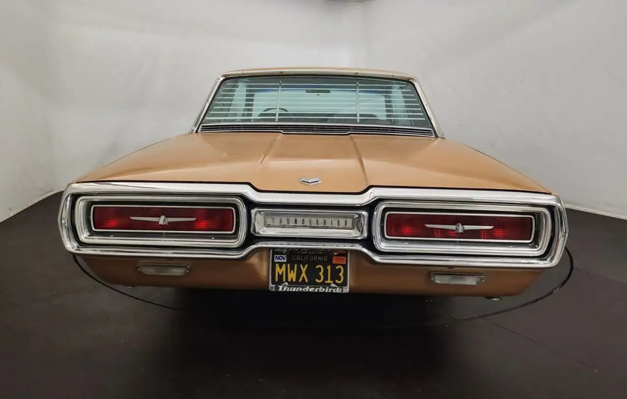 Ford Thunderbird, foto 12