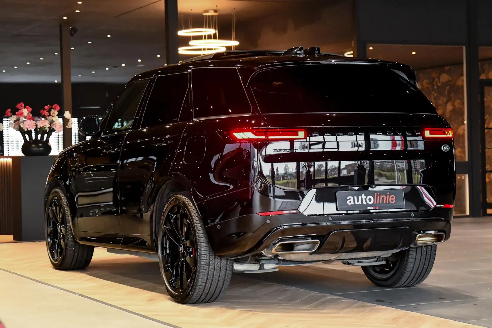 Land Rover Range Rover Sport 3.0 P440e Dynamic SE. BTW, Pano, Koeling, Softclos Negro - 2