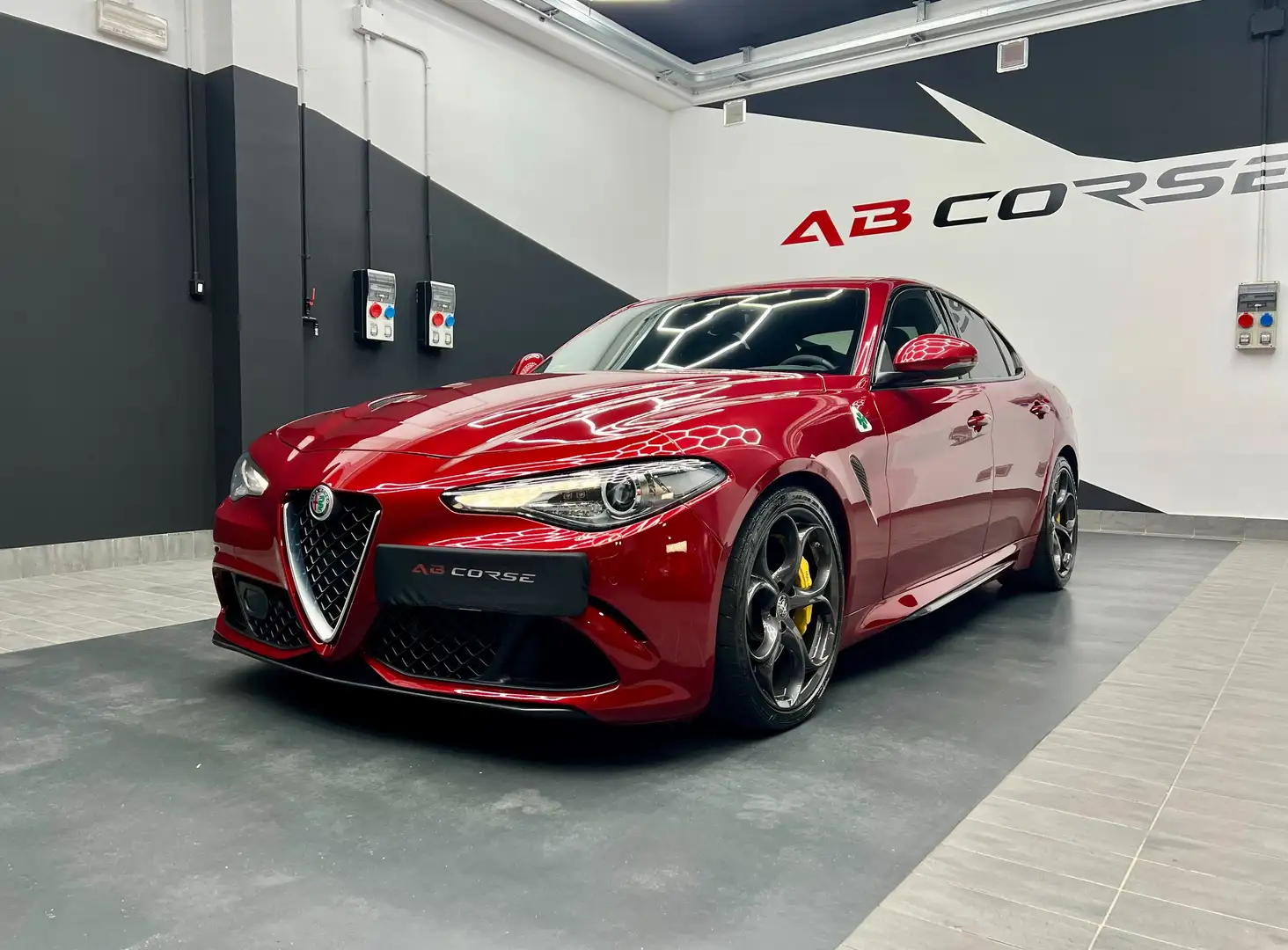 Alfa Romeo Giulia Giulia 2.9 t V6 Quadrifoglio 510cv auto my19 Rosso - 1