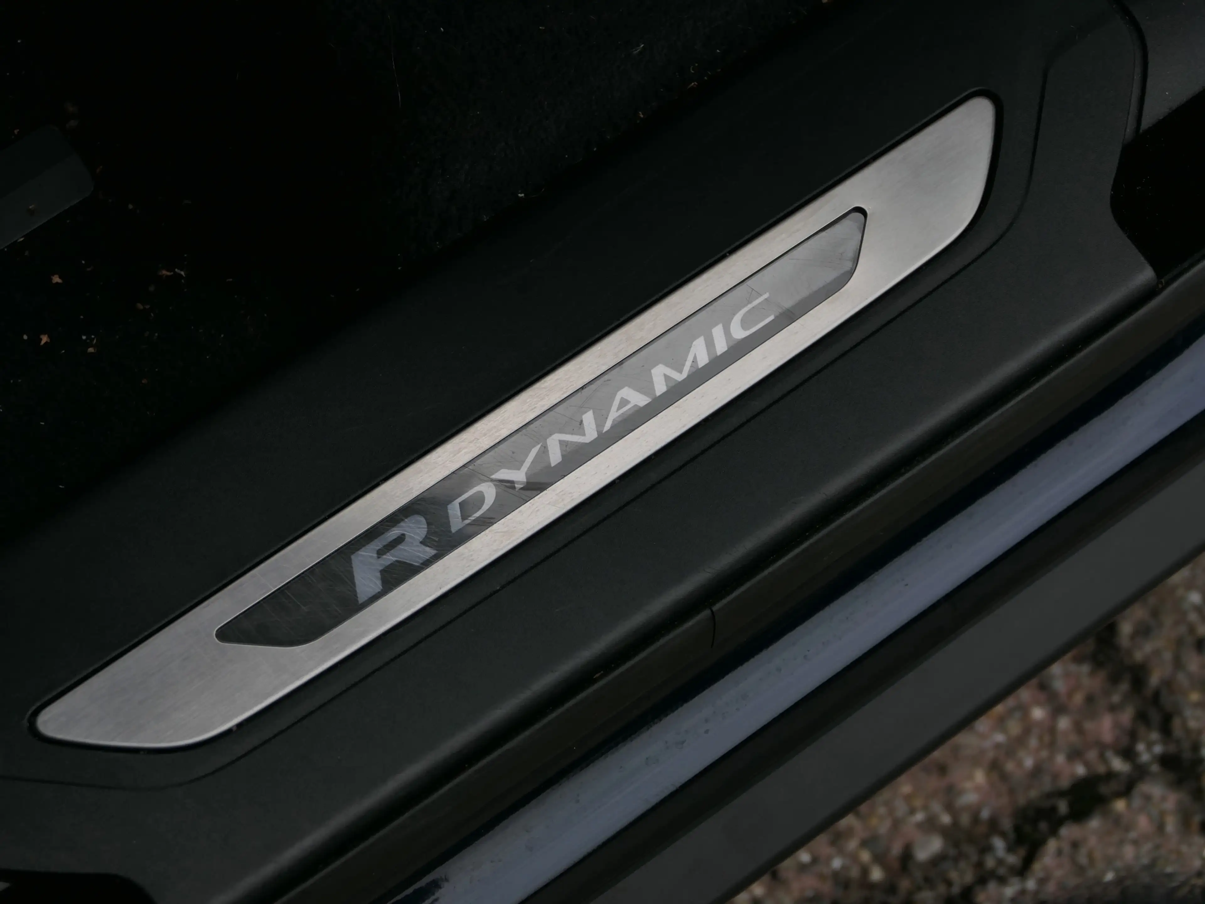 Land Rover Range Rover Velar 2.0 P400e AWD R-Dynamic SE PHEV Panoramadak | Matr — photo 14