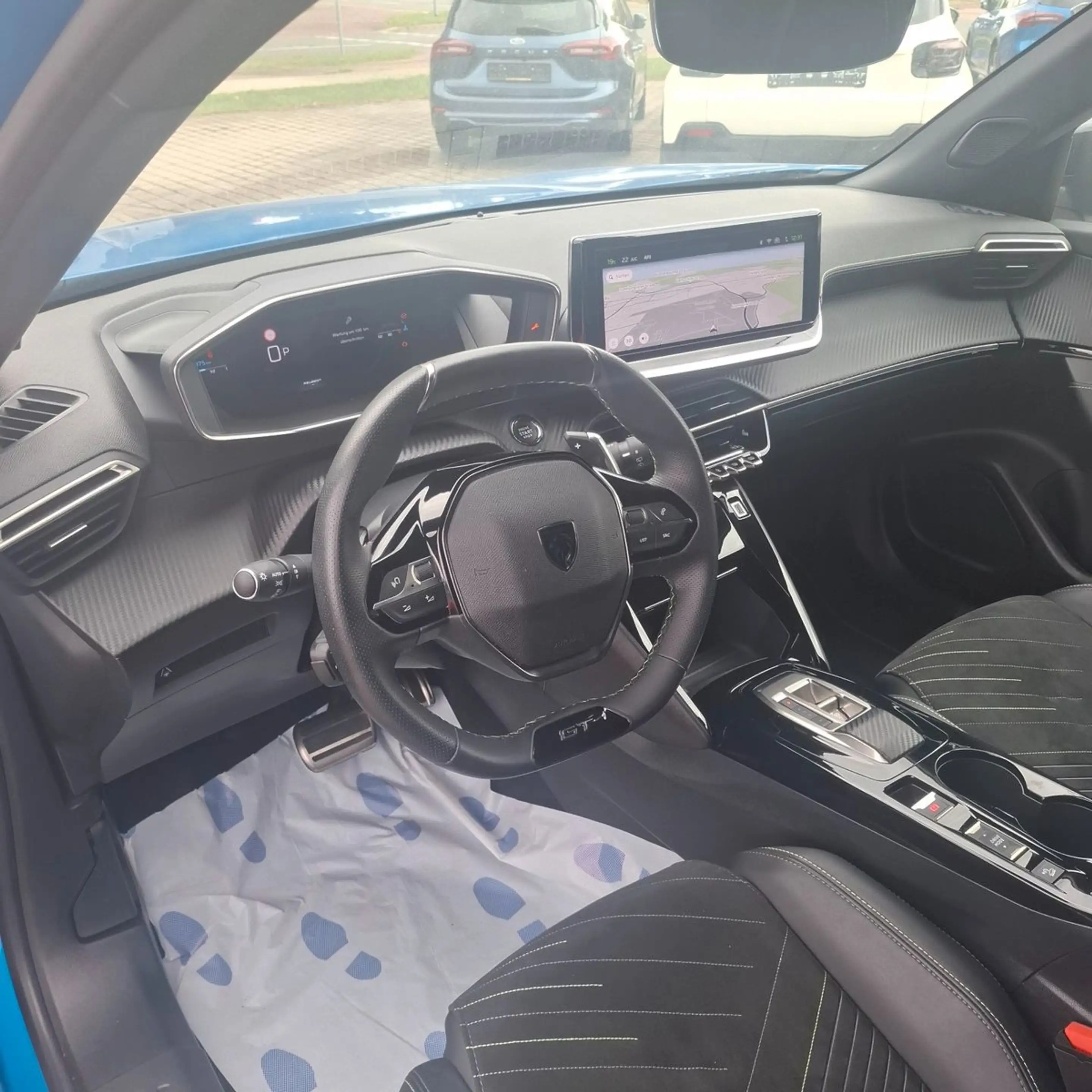 Peugeot 2008 GT Panoramadach+Massagesitz — photo 9