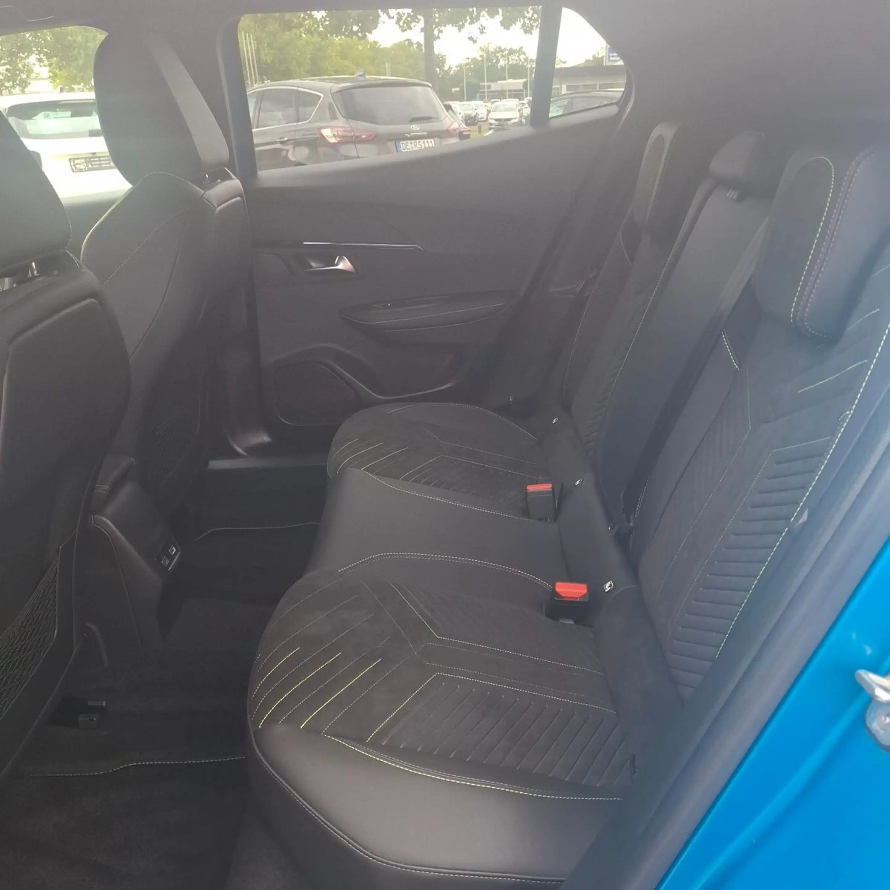 Peugeot 2008 GT Panoramadach+Massagesitz — photo 11