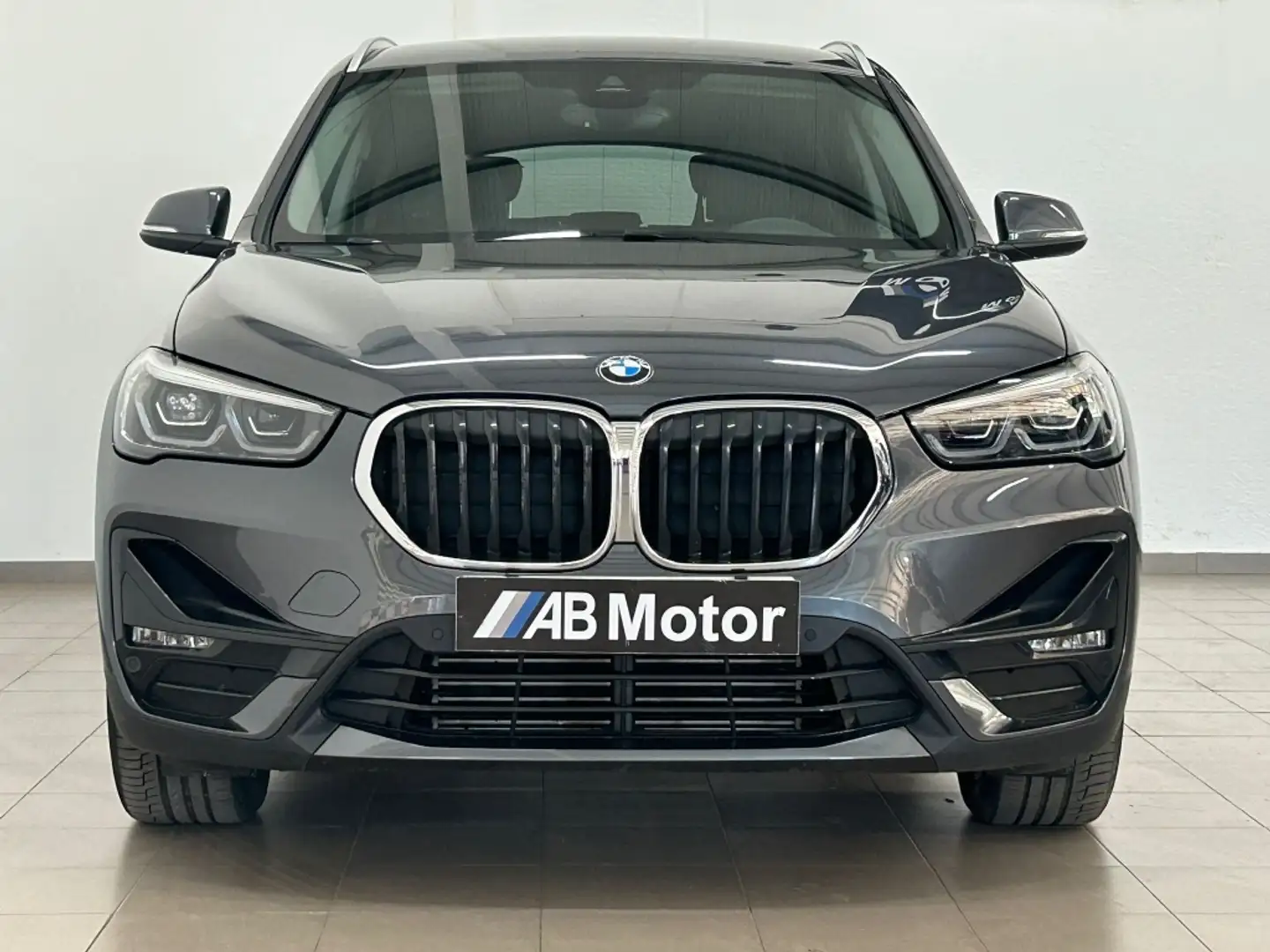 BMW X1 xDrive 18d Grau - 1