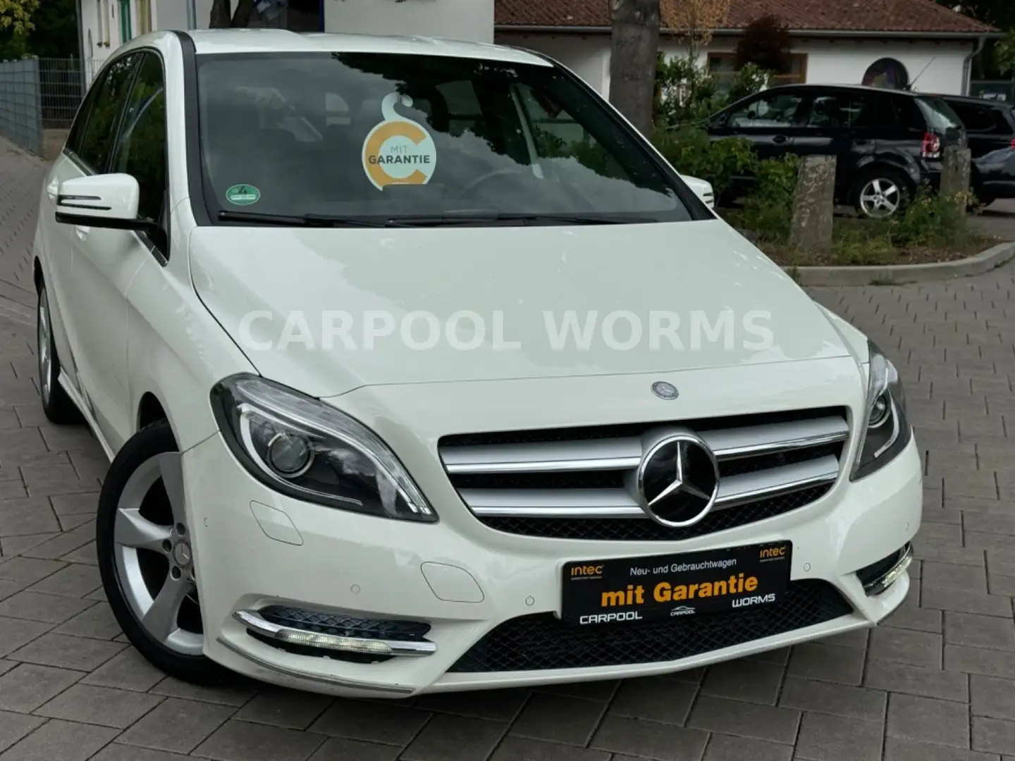 Mercedes-Benz B 180 Edition 1 Sportpaket XENON+NAVI+LEDER+PDC Weiß - 1