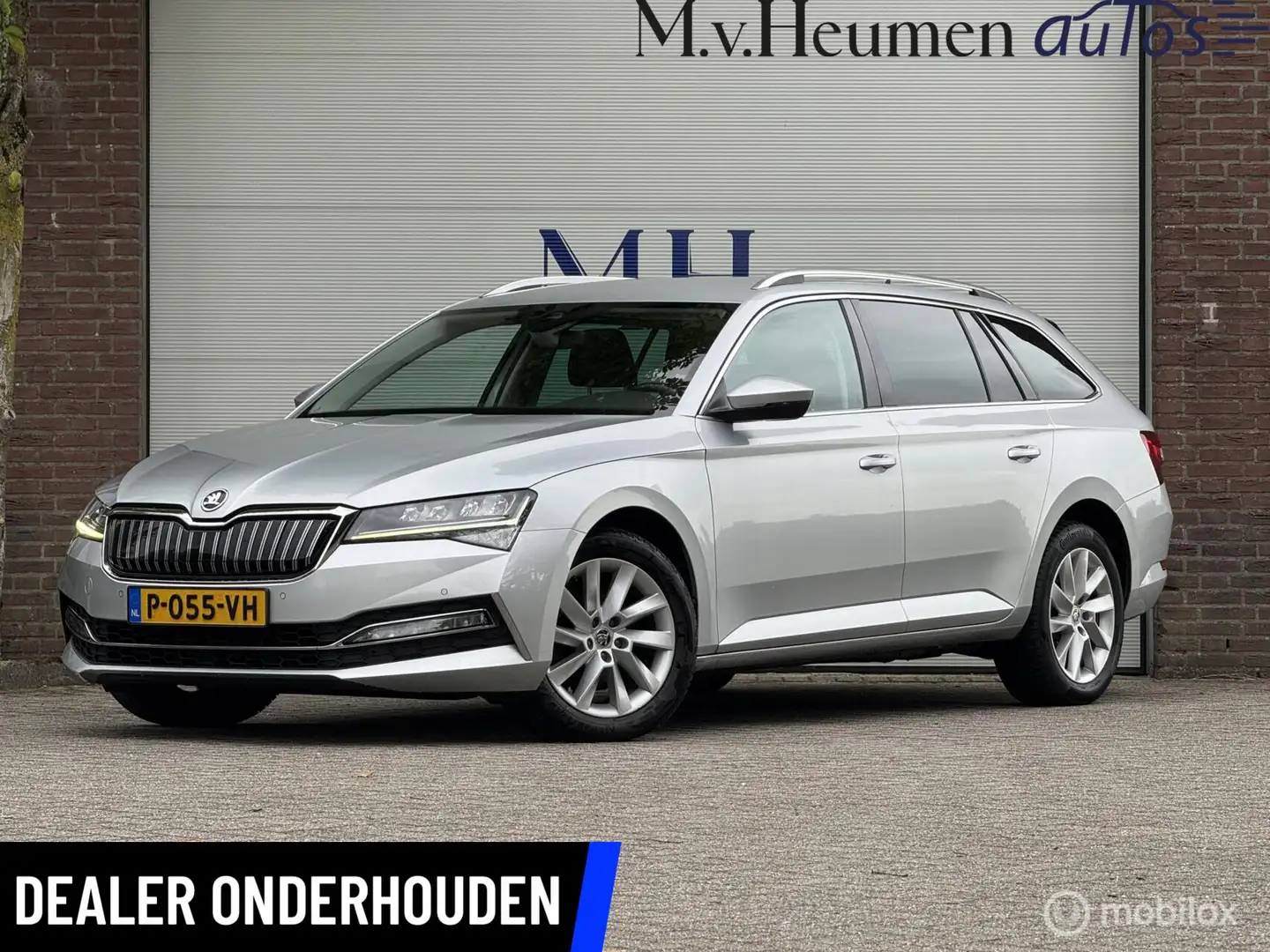Skoda Superb Combi 1.4 TSI iV PHEV 218PK Adaptive Cruise CarPla Grijs - 1