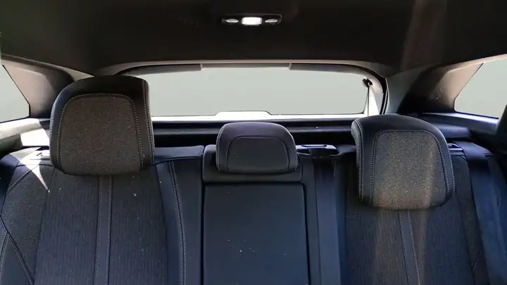 Peugeot 3008 1.2 S&S Pure Tech GT-Line 2019, foto 13