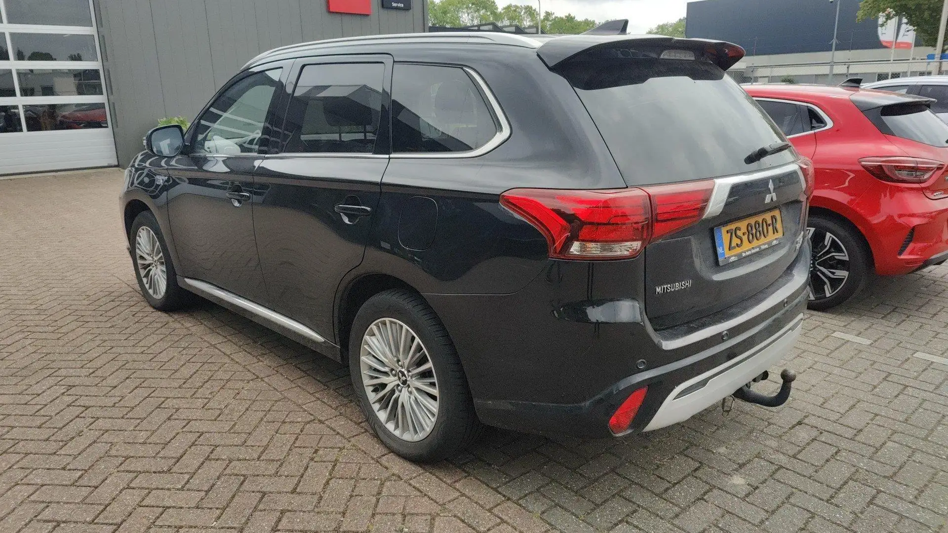 Mitsubishi Outlander 2.4 PHEV Instyle | Afneembare trekhaak | Leder | Schwarz - 2