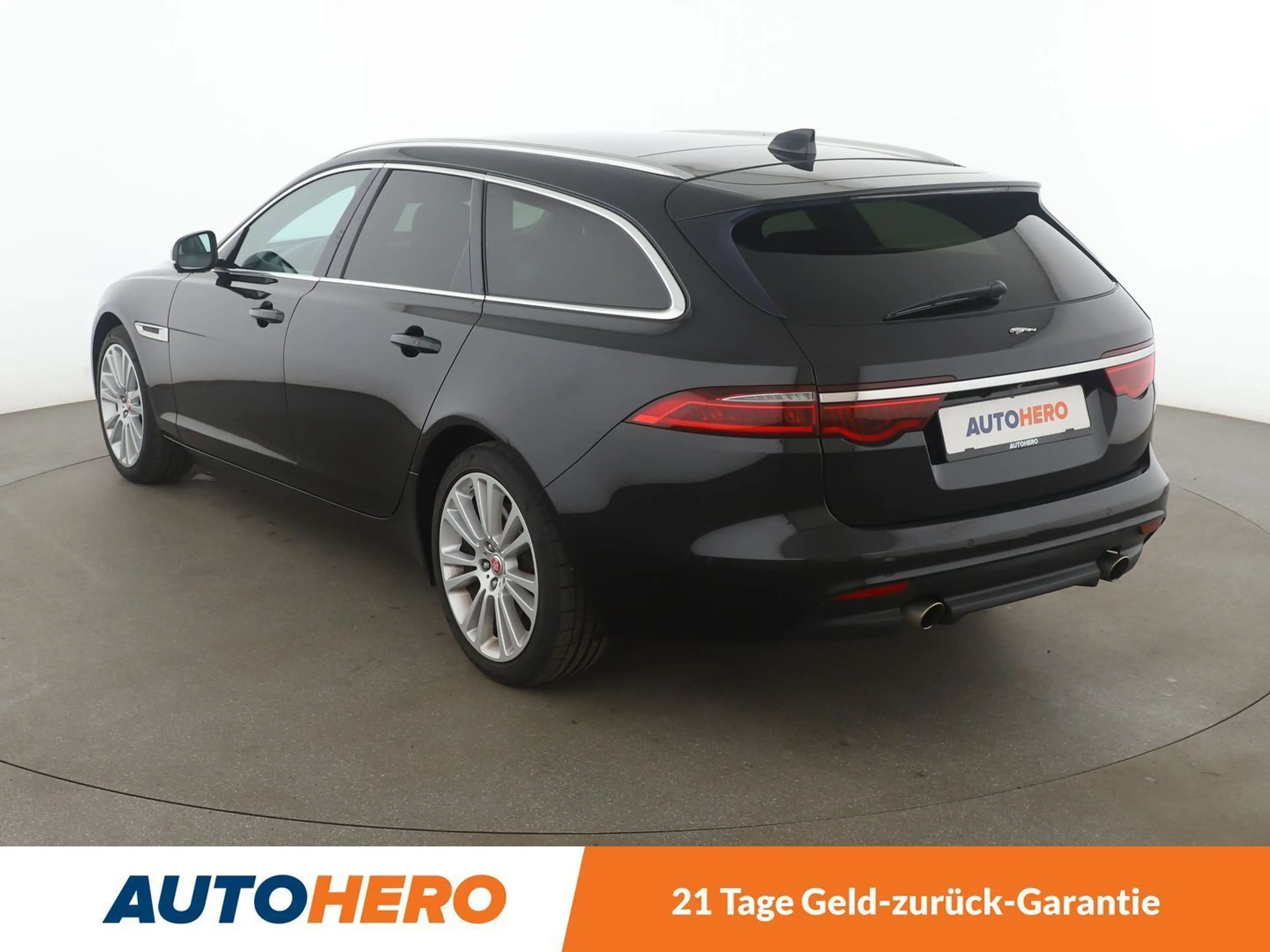 Jaguar XF 25t Portfolio Aut.*NAVI*BI-XENON*ACC*360°*MERIDIAN — photo 4